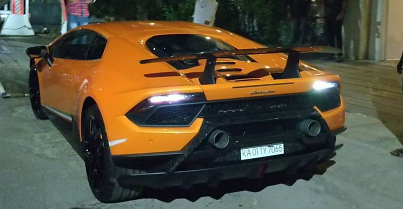 This Is How Lamborghini Delivers Cars To Customers Who Want