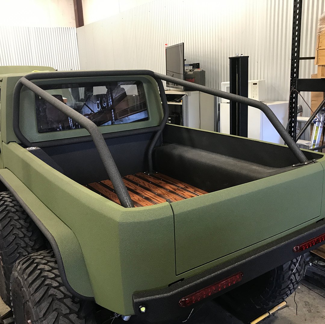 Jeep Wrangler Army Green 6x6 is meant for serious off-roading