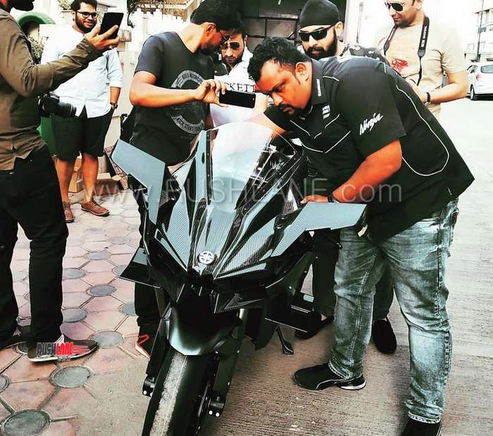 Kawasaki Ninja H2r Costs Rs 72 Lakhs Gets No Warranty From Company