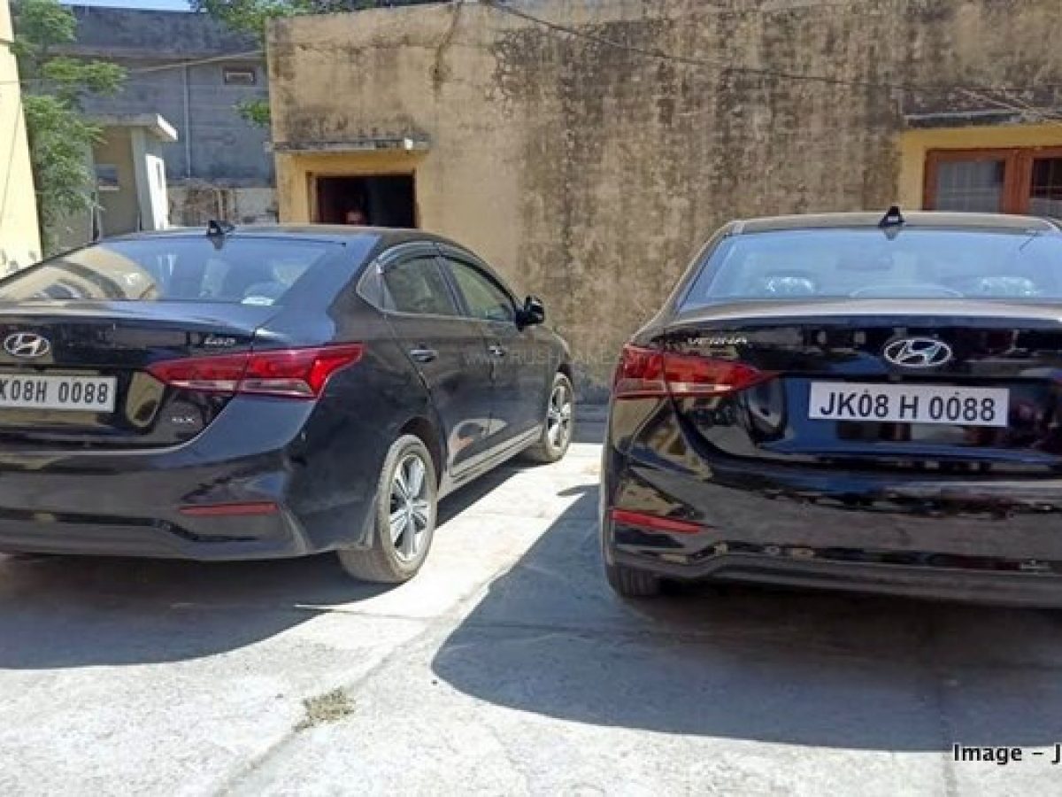 Two Hyundai Verna And Two Mahindra Xuv500 With Same Number Plates