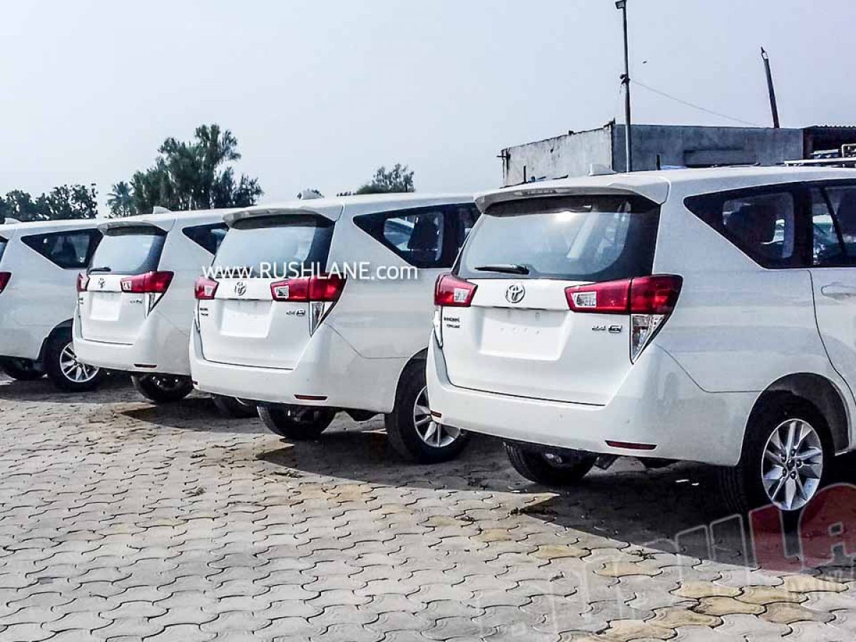 Toyota Innova Bs6 Launch Price Engines Variants 2 8 D Discontinued