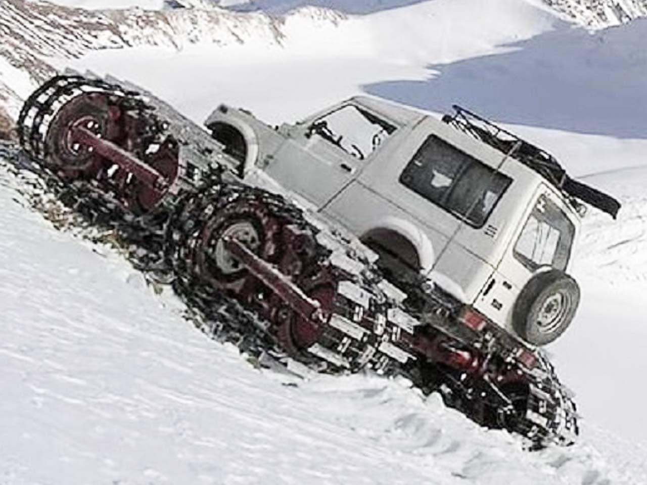 Maruti Gypsy Snowmobile