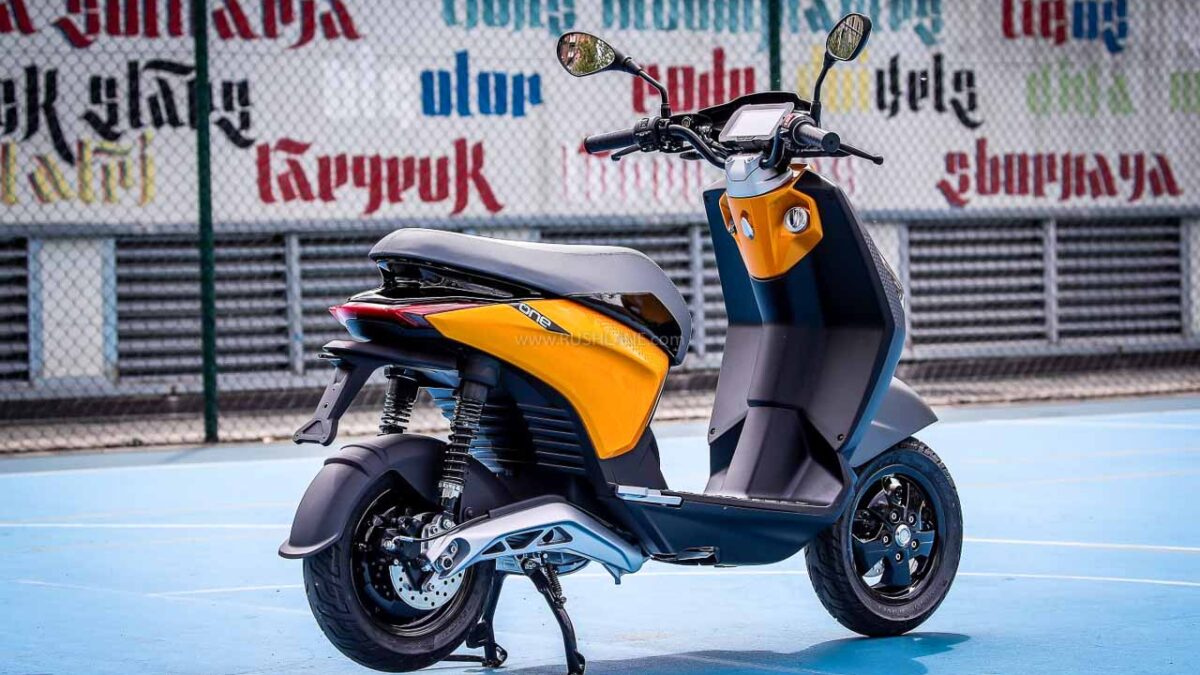 Utilfreds Finde sig i at ringe Piaggio One Electric Scooter Specs Revealed - Up To 100 Kms Range