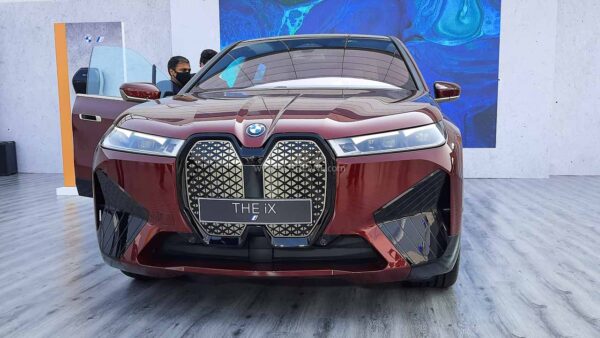 SUV جدید BMW iX الکتریکی در هند معرفی شد