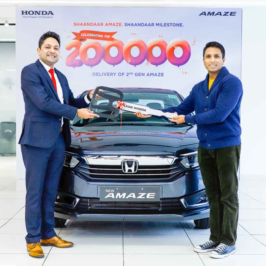 New Gen Honda Amaze customer no 2 lakh, takes delivery