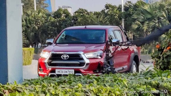 Toyota Hilux spied during TVC Shoot