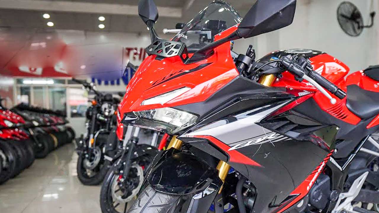 Yamaha r15 v4 price in malaysia