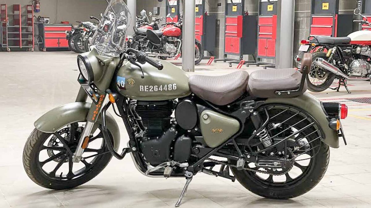 New 2023 Royal Enfield Classic 350 Signals Desert Sand Motorcycles In ...
