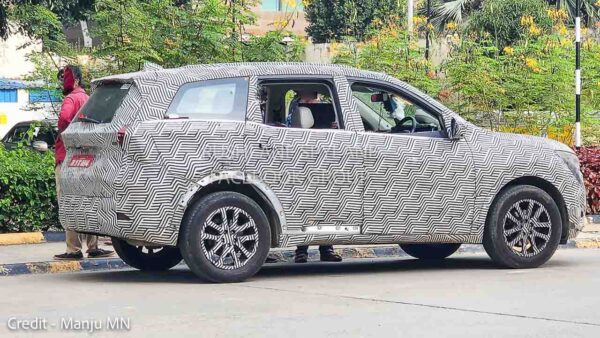 Mahindra XUV700 Electric Spied