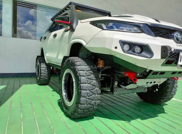 Fortuner Modified Stance