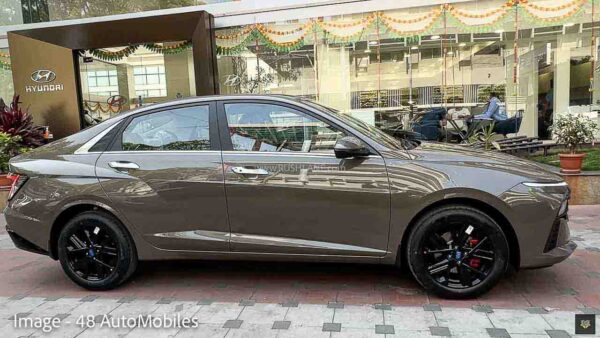 New Hyundai Verna - Tellurian Brown Colour
