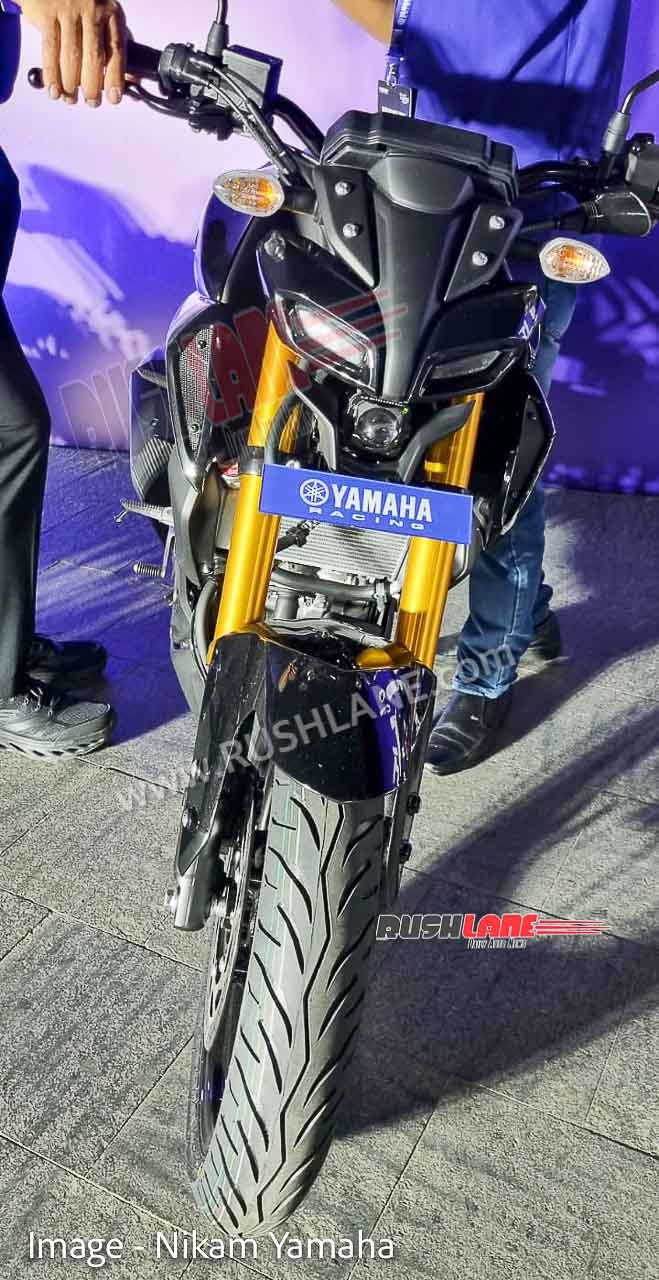 Cheaper Yamaha MT15 variant - without LED blinkers, bluetooth