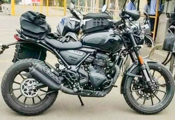Bajaj-Triumph motorcycle for India - spied