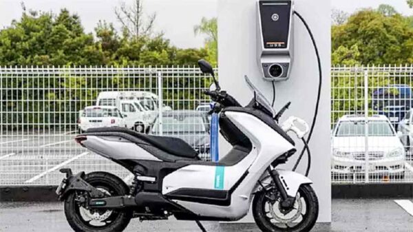 Yamaha E01 Electric Scooter In Japan