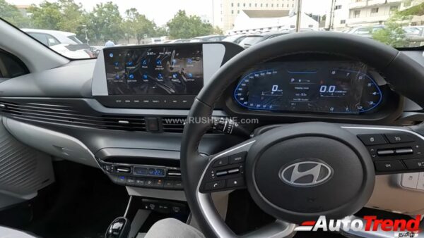 Facelifted Hyundai i20 Asta (O) Dashboard