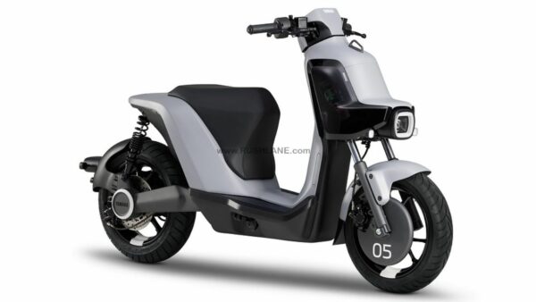 Yamaha ELOVE self-balancing scooter concept