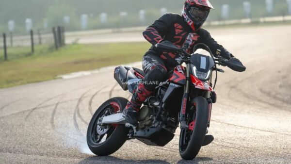 Ducati Hypermotard 698 Mono drifting
