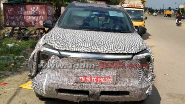 Mahindra XUV700 Electric spotted