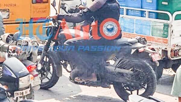 2024 Royal Enfield Hunter 450 Spied