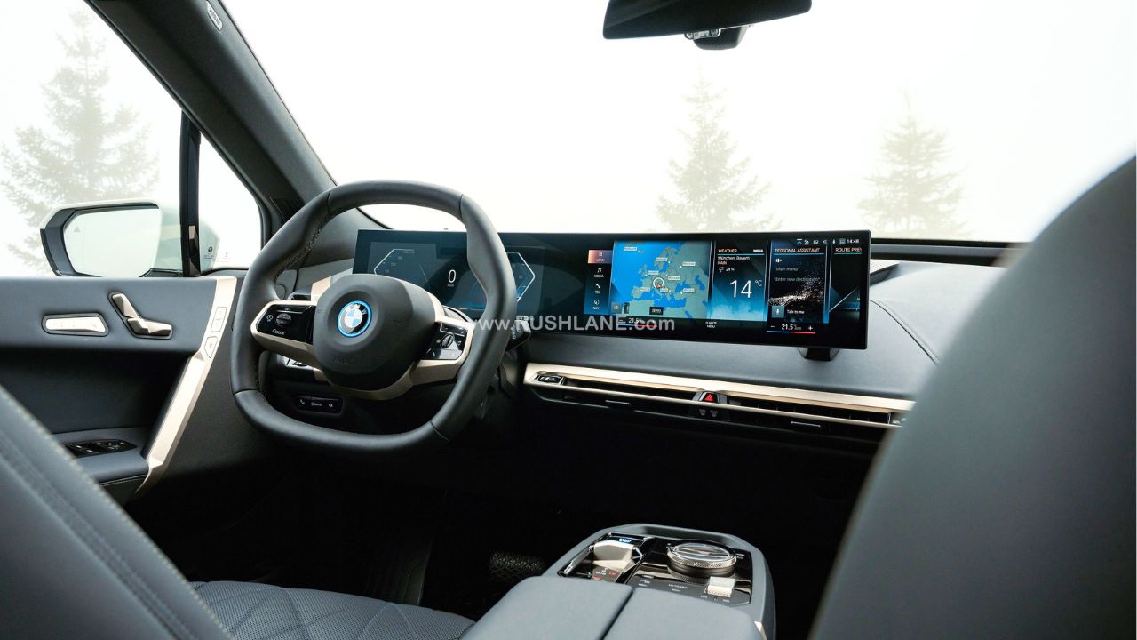 BMW iX xDrive50 Dashboard