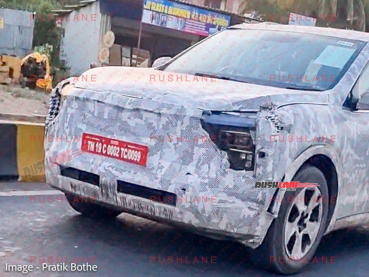 Mahindra XUV700 Electric Spied
